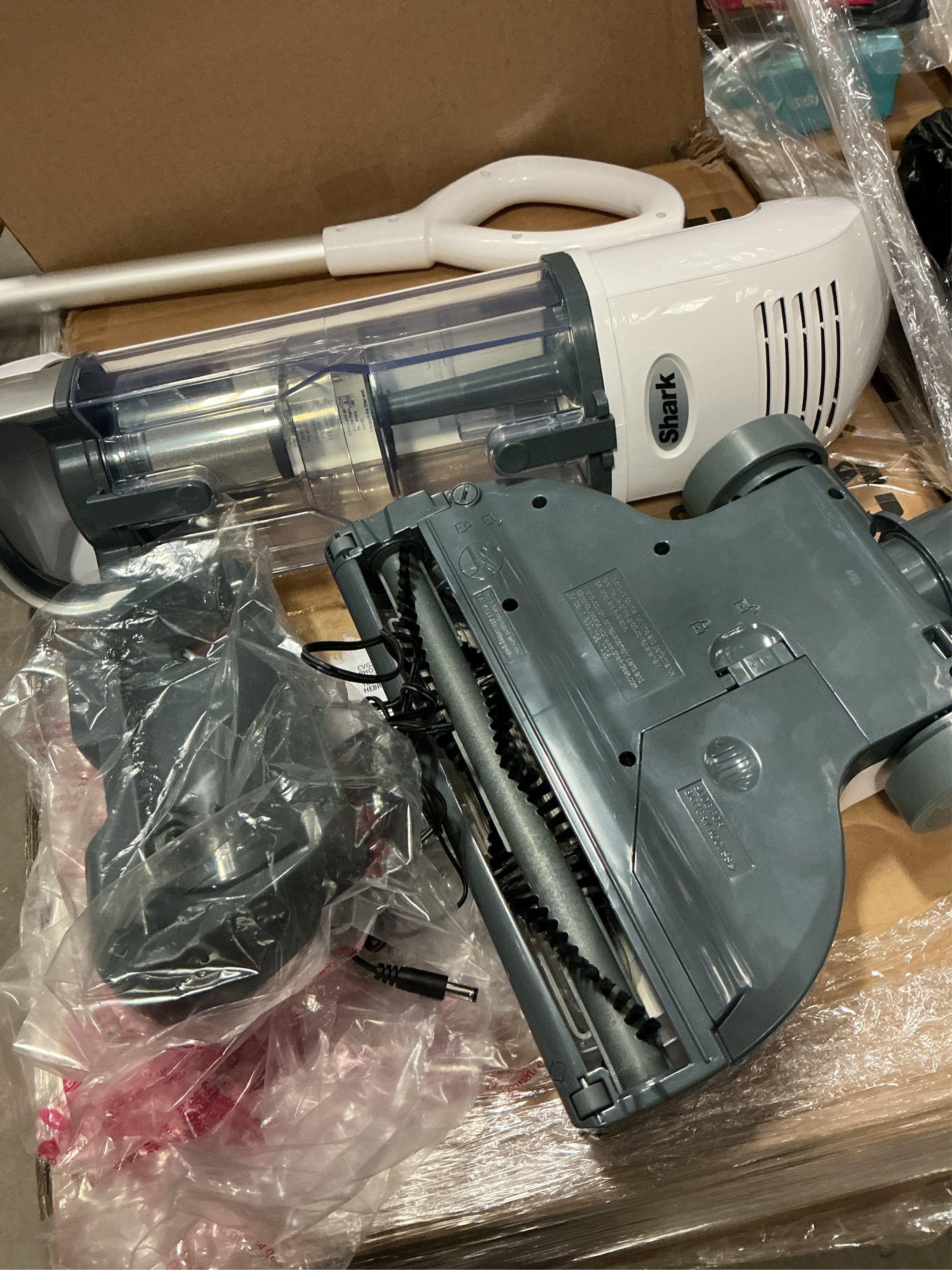 Shark Navigator Freestyle Bagless Cordless Washable Filter Upright Vacuum for Hard Floors and Rugs with XL Dust Cup in White