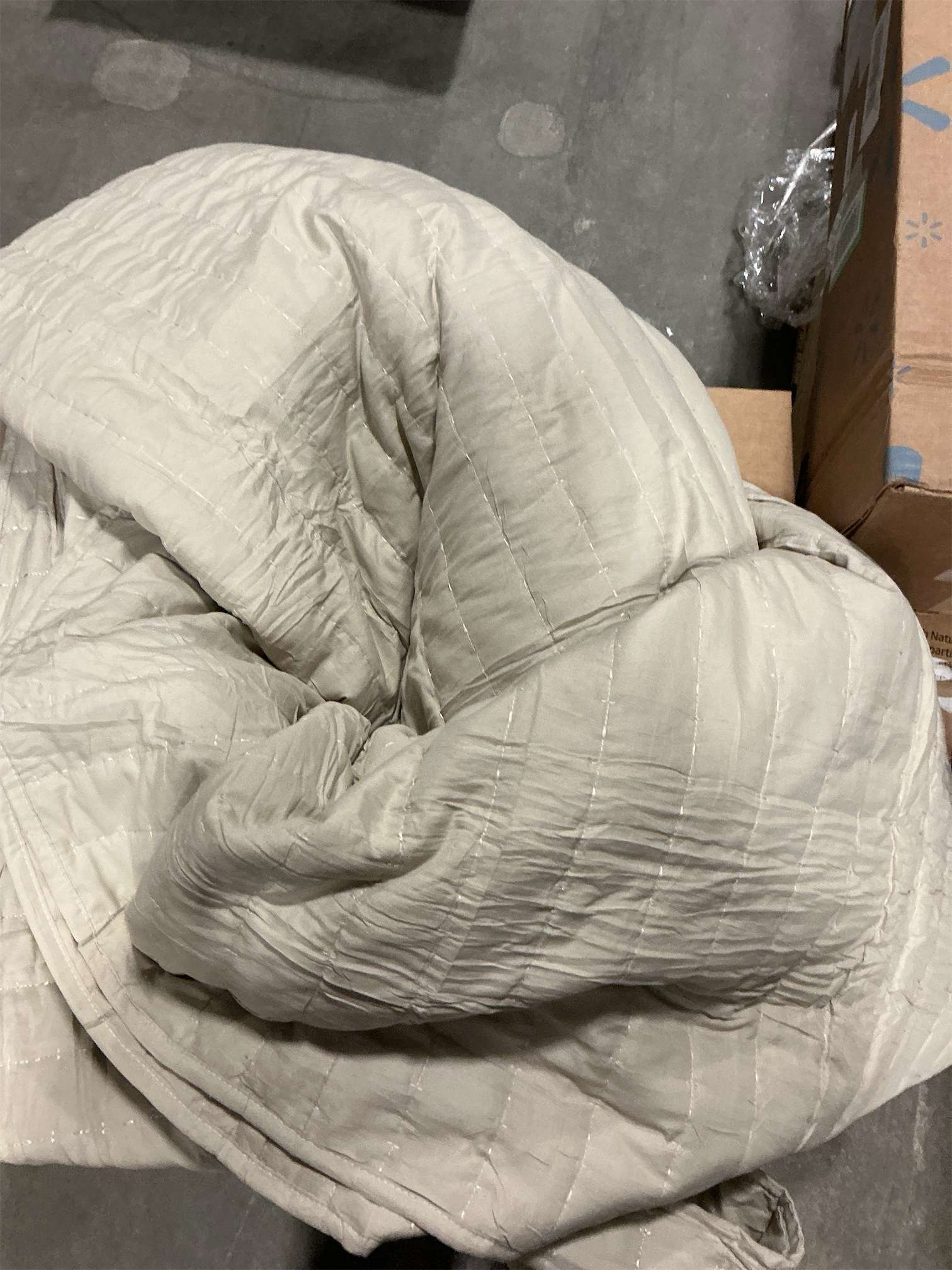 Super king plus 325 x 305 cm Wonderful Luxury Velvet Quilt - Striped Channel Stitch Beige Quilt King, Soft Corduroy Lightweight Comforter, Pet-Friendly, Tear-Resistant, Bedspread Coverlet Bedding Set for All Season