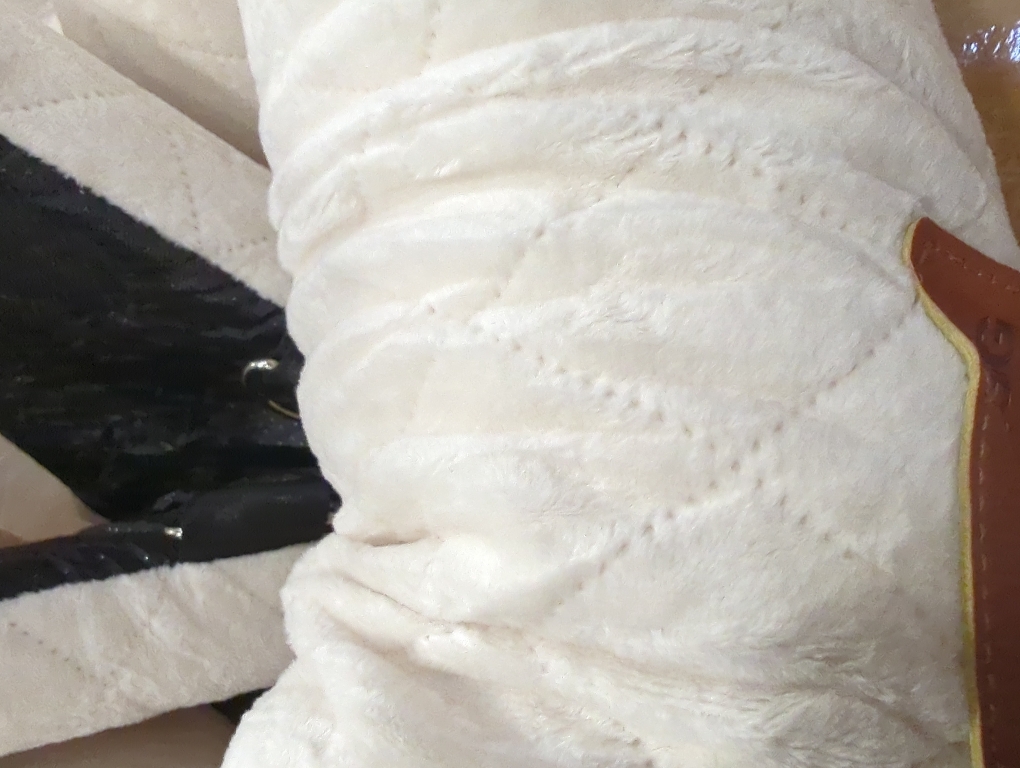 Dog Car Seat for Small Dogs,Ultra-Soft Fabric,2 Storage Pockets & Safety Leash,Adjustable Straps,Easy to Install,Fully Detachable and Washable(Beige)