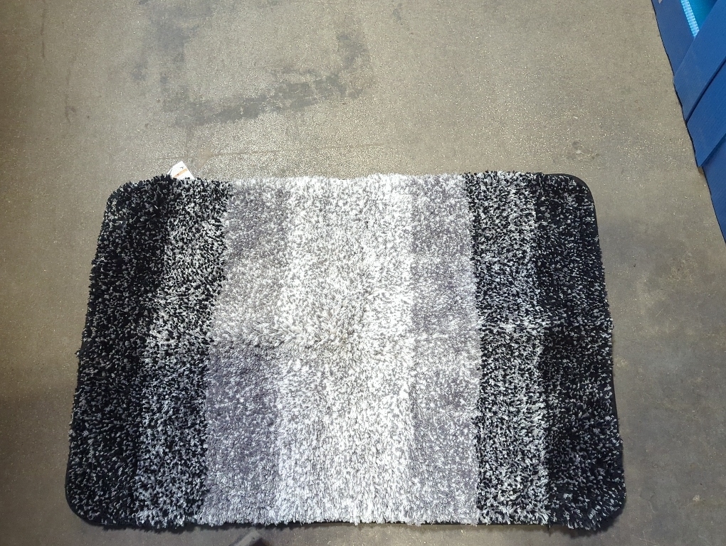 Arotive Microfiber Bathroom Rugs, Shaggy Soft and Absorbent Bath Rug, Non-Slip, Thick Plush Machine Washable Dry Bath Mats for Bathroom, Tub and Shower, 24x16, Black, Rectangular