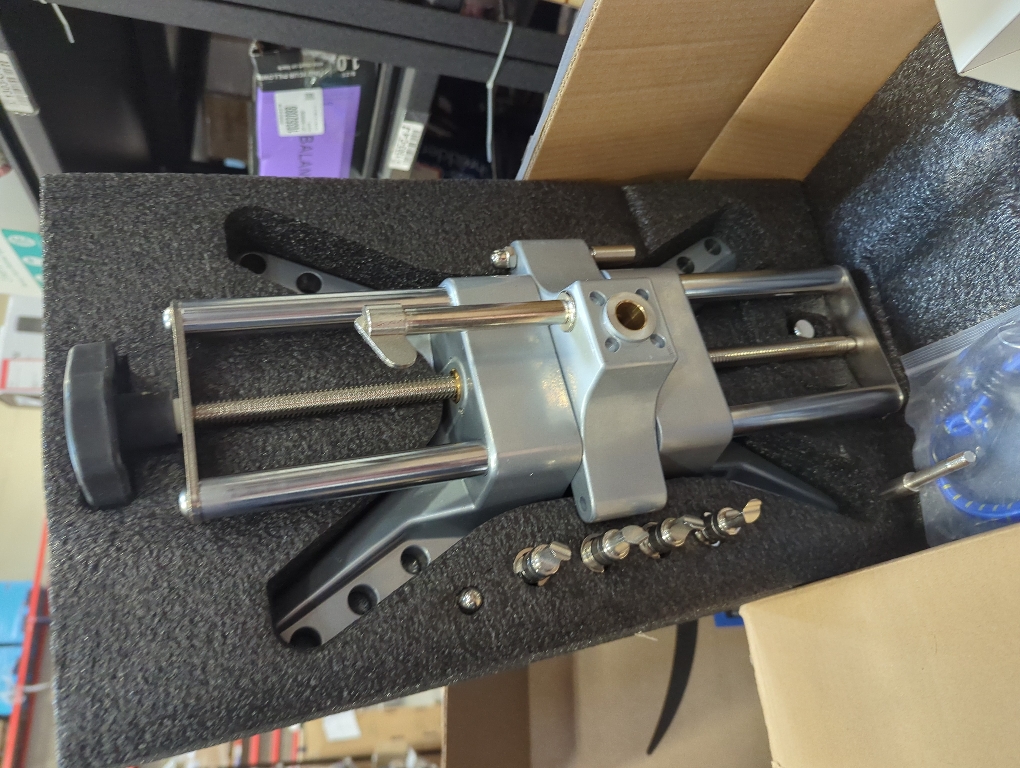 RULLINE Wheel Clamp & Magnetic Adapter 3PCS Wheel Alignment Tool for Precise Camber Caster Gauges Fits for 11-25 Rims Camber Alignment Tool Universal Tire Repair Tool