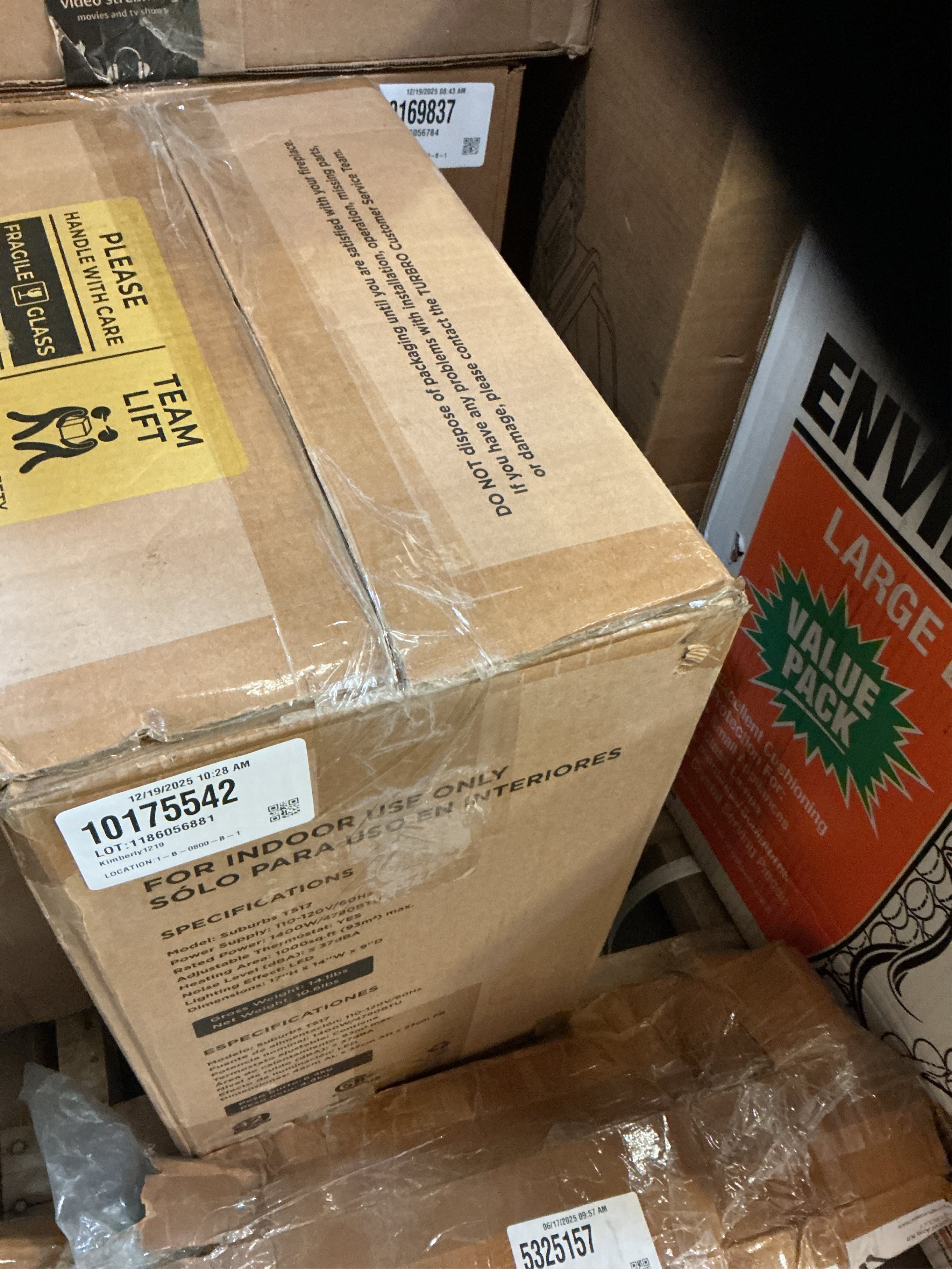 TURBRO Suburbs 18in. Freestanding Electric Quartz Fireplace Stove Furnace, Realistic Dancing Flame Effect and Thermostat, Black