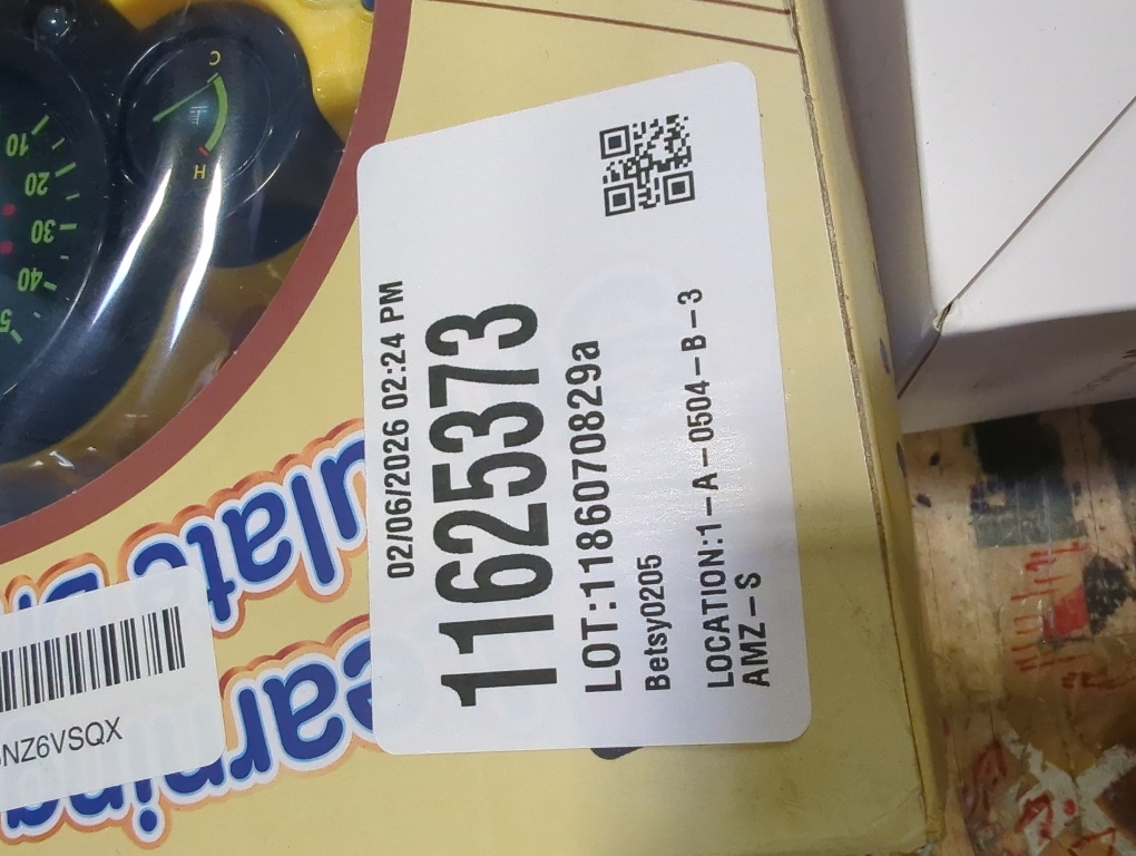 deAO Kids Steering Wheel for Backseat with Car Key Pretend Driving Simulated Driving Steering Wheel Toy with Light and Music Gifts for Kids (Yellow)