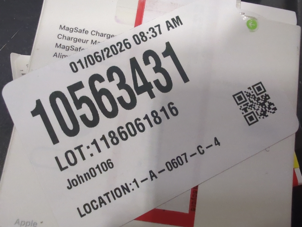 Apple MHXH3AM/A MagSafe iPhone Charger - White