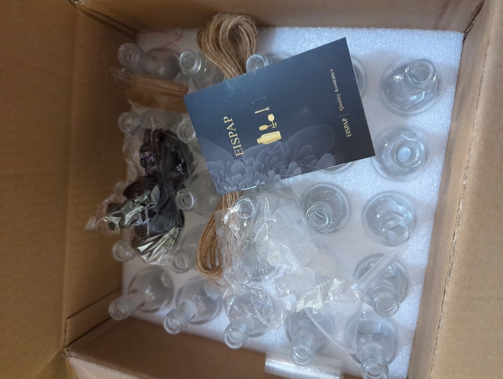 100 Pcs Mini Liquor Bottles Set, 1.7oz Plastic Shot Bottles with Caps, 6 Funnels, 100 Tags, and 65ft Ropes, Miniature Spirit Containers Bulk for Wedding Party Favors