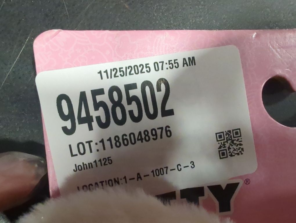 Size M 2-3 Color White hello kitty slippers