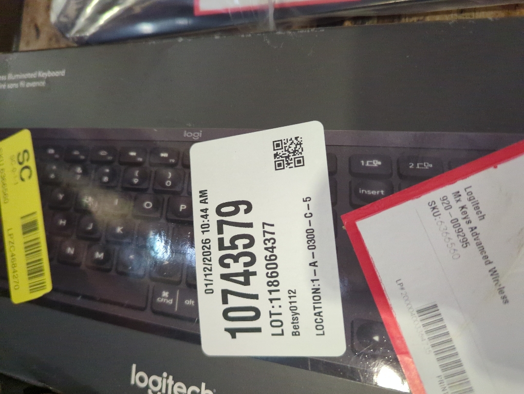 Logitech MK345 Wireless Keyboard and Mouse Combo with Palm Rest, 2.4 GHz USB Receiver, Compatible with PC, Laptop, Black