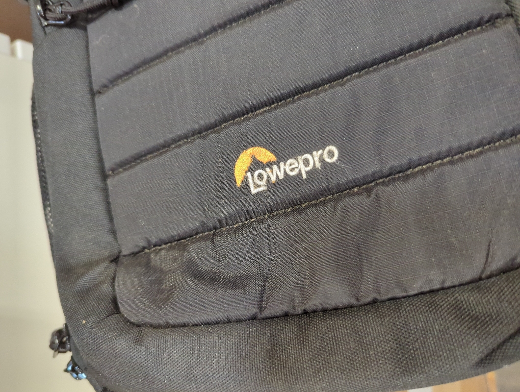 Lowepro Tahoe BP 150, Camera Bag, Lightweight Compact Camera Backpack for Cameras, CSC, DJI Spark Drone, Black, 27.5 x 21.7 x 40.3 cm, Medium LP36892-PWW