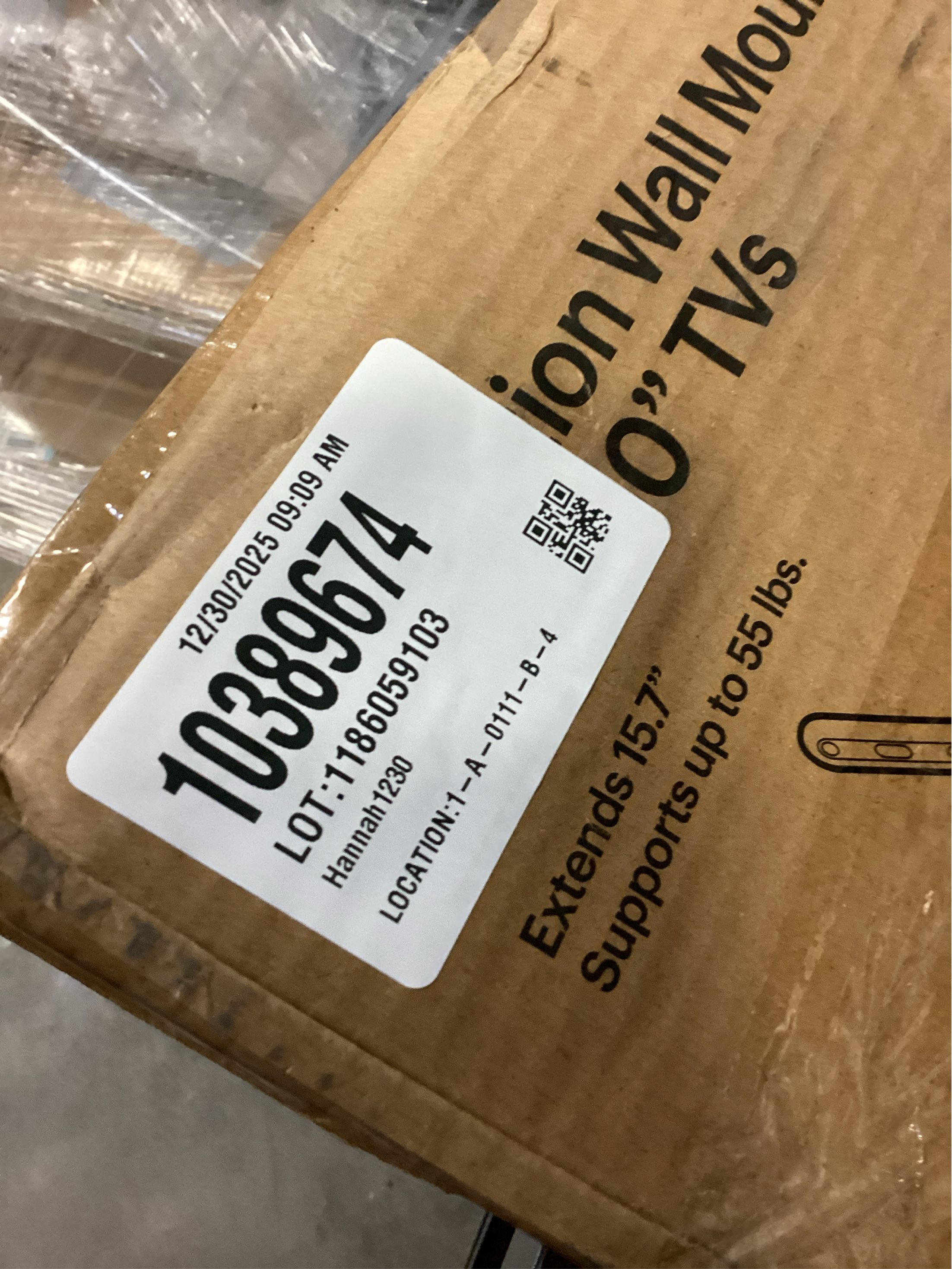 Best Buy Essentials Full Motion TV Wall Mount with Mounting Hardware Included, (New)