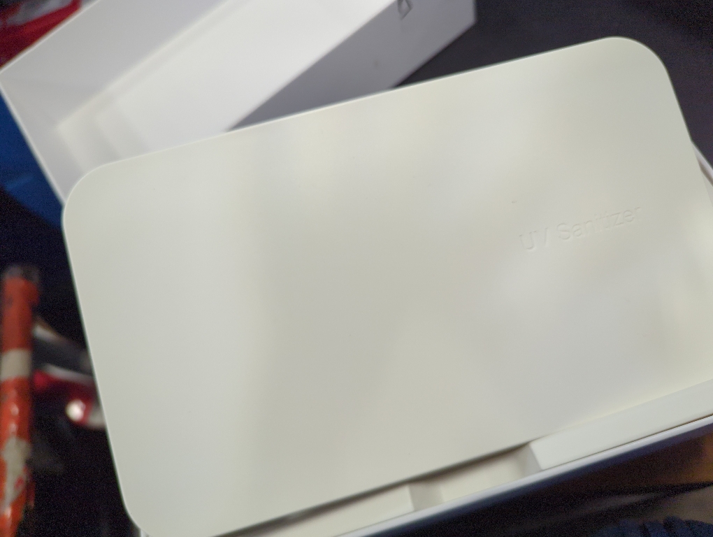 Samsung Electronics Qi Wireless Charger UV Sanitizer GP-TOU020SACWU - White