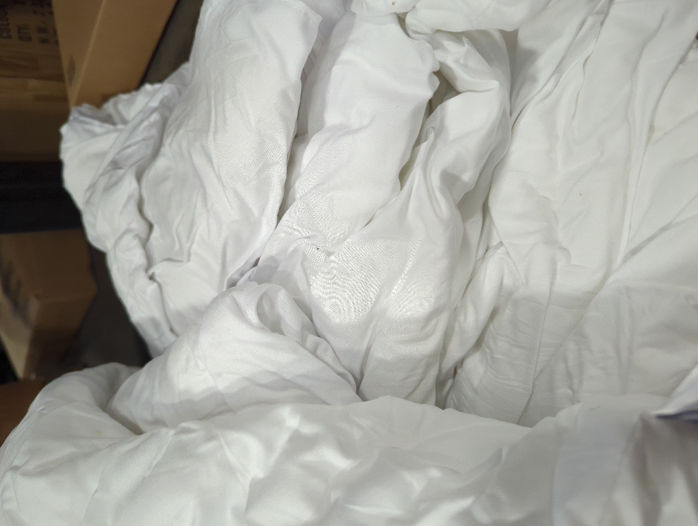 Shilucheng Hungarian Goose Down Comforter Queen Size, 850  Fill Power All Season Duvet Insert with 600TC Ultra-Soft Cotton Cover, 3D Baffle Box Design for Maximum Fluffiness (White,90x90 Inches)