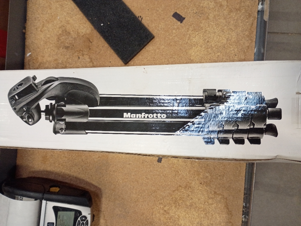 Manfrotto Compact Action Aluminium Tripod with Hybrid Head forEntry-Level DSLRs, Mirrorless up to 1.5kg Black