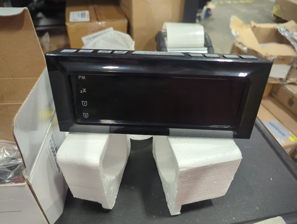 Best Buy Essentials™ - BE-CLOPP3 Digital AM / FM Dual Alarm Clock - Black