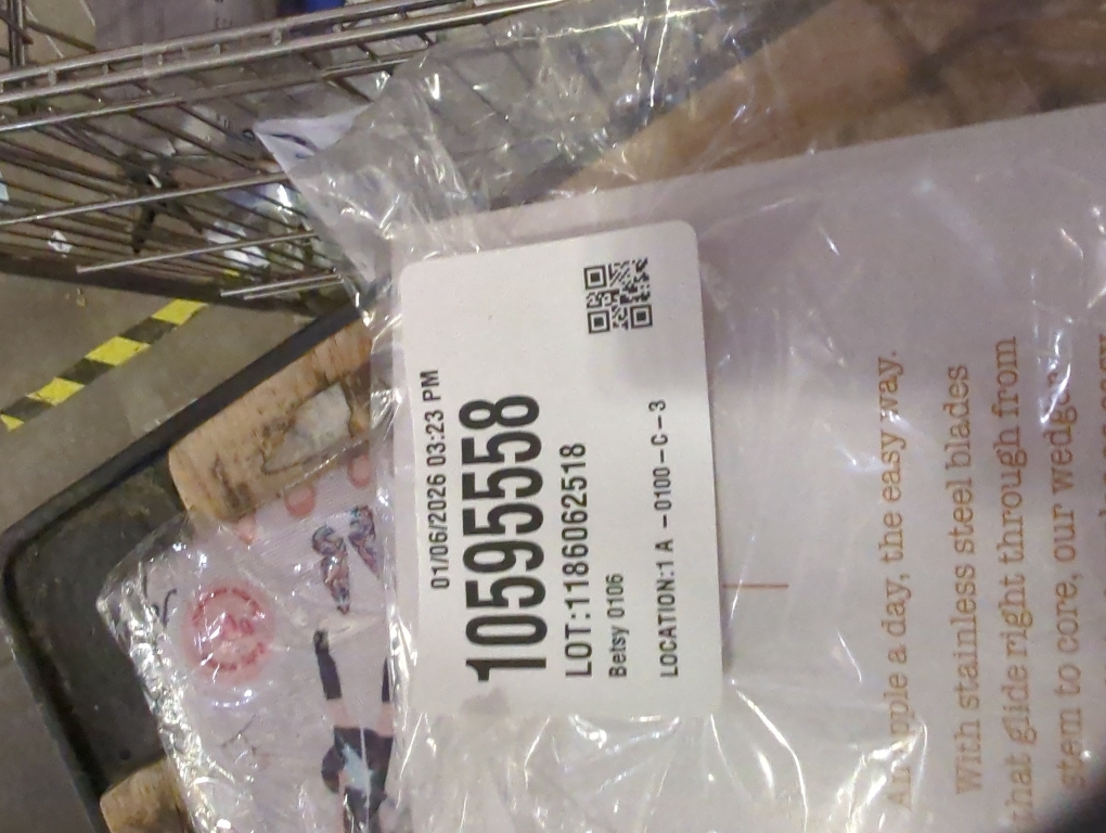 8-Wedge Apple Slicer and Corer – Stainless Steel Sharp Blades with Non-Slip Black Handle, Easy Grip Cutter for Apples, Pears, and Similar Fruits