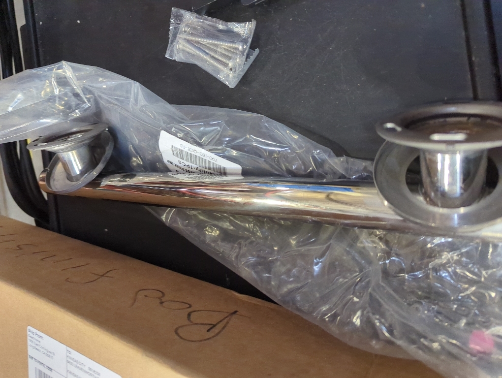 Franklin Brass Voisin (1-Pack) 18' ADA Grab Bar Bathtub Handle Safety Grip in Bright Stainless Steel 1-1/4' diameter Wall Mount Shower Handicap VOI5918-BS