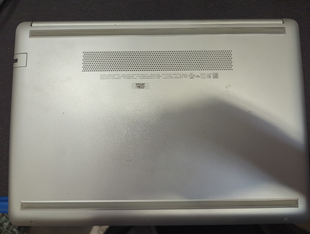 HP Notebook - 14-df0053od With Charger