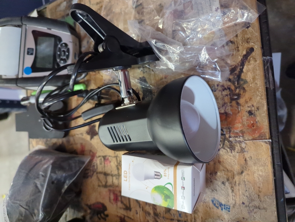 RONG&LAN LED Metal Clip On Light Clip on Lamp for Desk, 360° Adjustable Clamp Reading Light for Bed, Eye-Friendly Book Night Light for Desk Bed Table Dorm Room Bedroom Office Reading SUN-86 Black