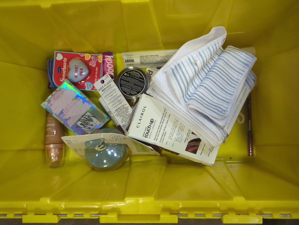14442544 Health and beauty mystery box