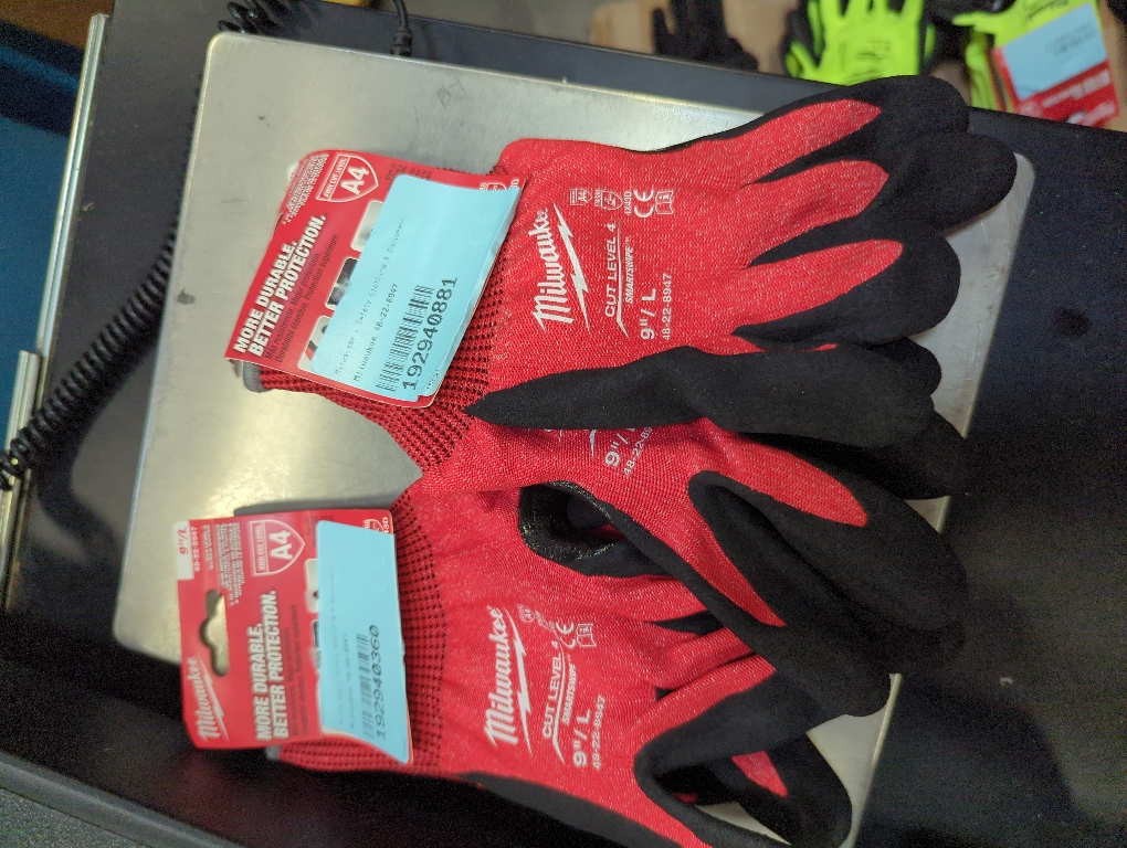 2pk Milwaukee 9 L Cut-Resistant Level 4 Nitrile Dipped Gloves,