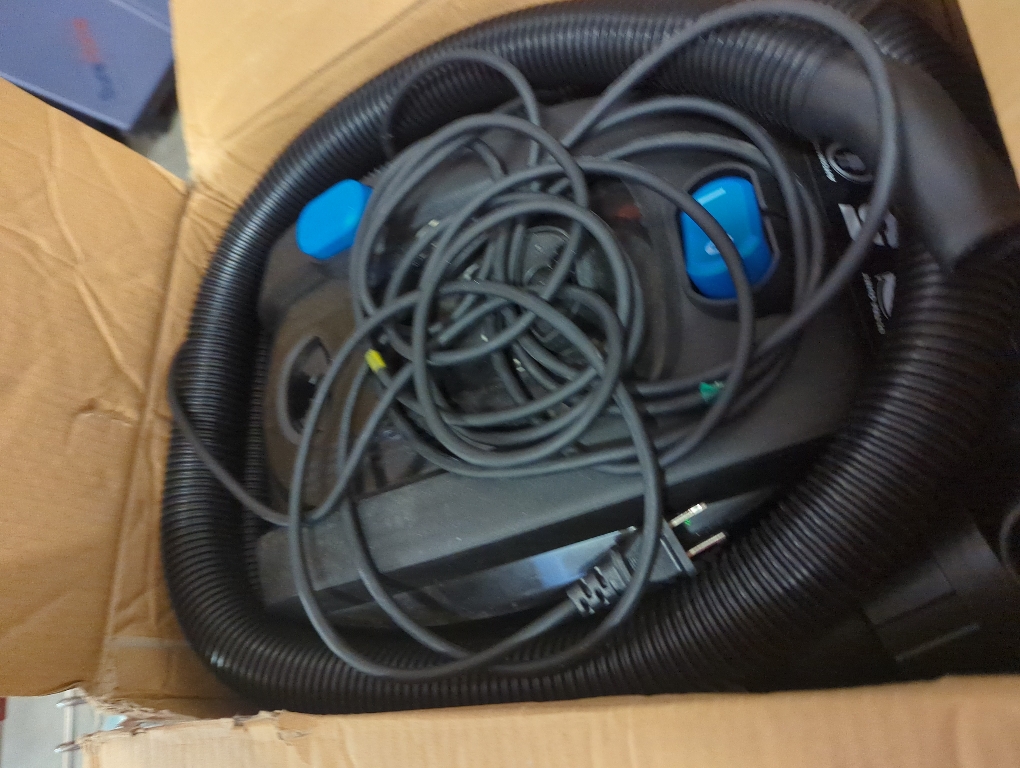 Vacmaster VWM510 5-Gallon 5 Peak HP Remote Control Wall Mount Wet/Dry Shop Vacuum , Blue