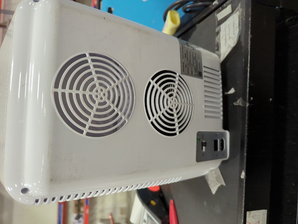 Mini Portable Fridge,6L Capacity,Portable Compact Refrigerator, Small Skin Care Fridge,for Skincare Beverage Food Medication Drink,for Home Office Car