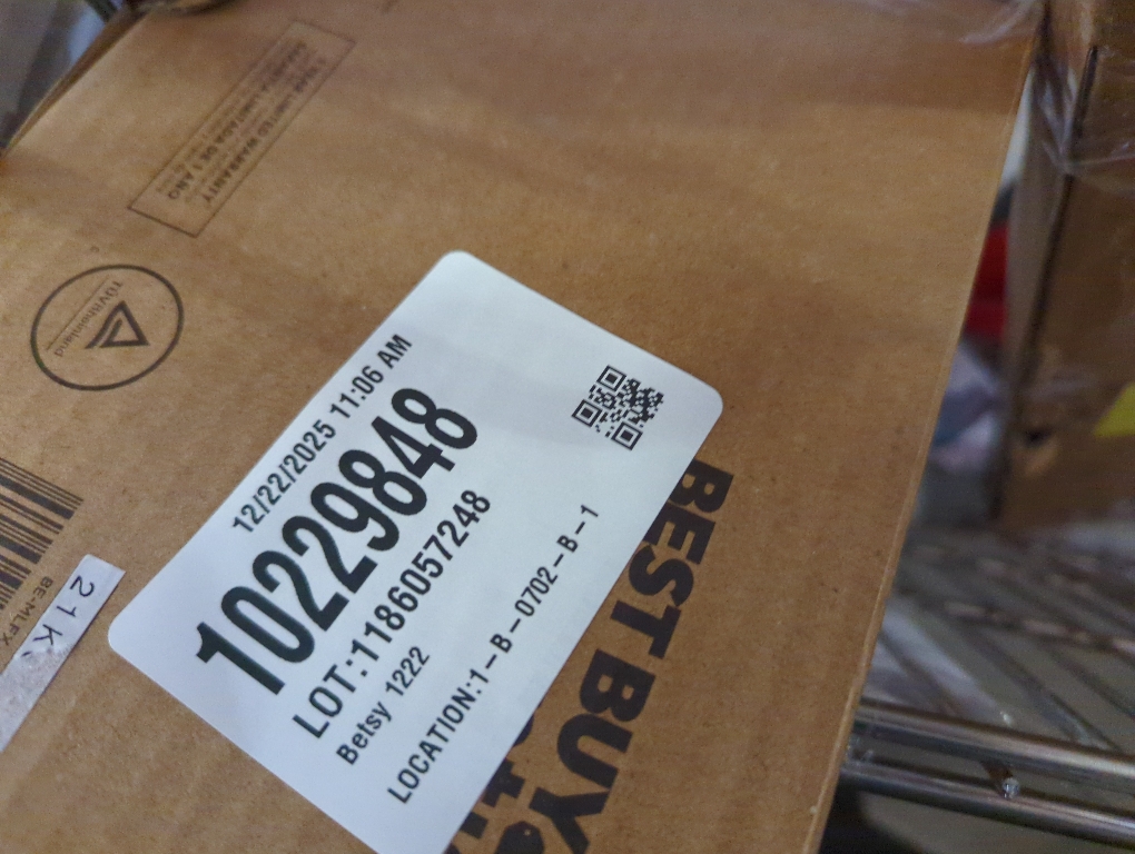 Best Buy Essentials™ - Fixed TV Wall Mount for Most 37–90 TVs - Black