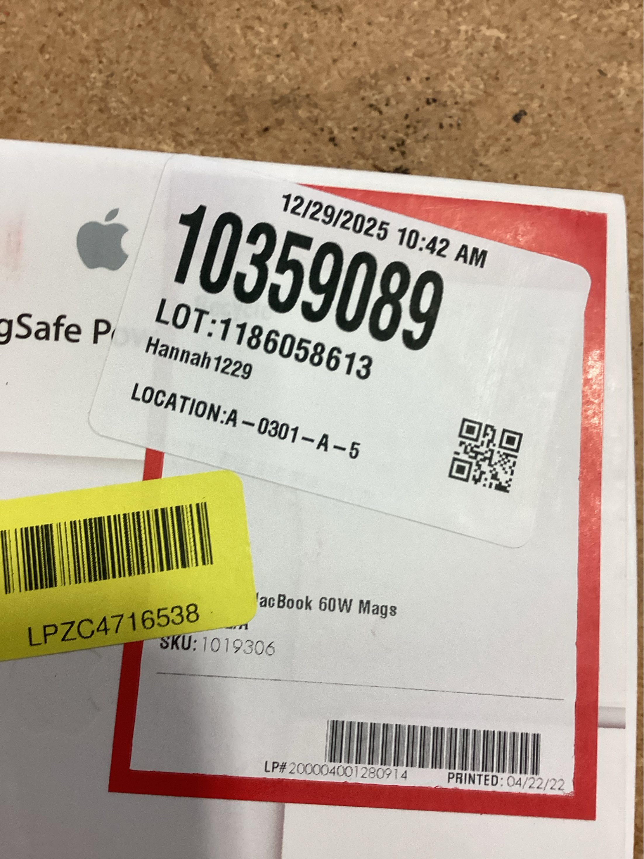 Apple 60W MagSafe Power Adapter (for previous generation 13.3-inch MacBook and 13-inch MacBook Pro)