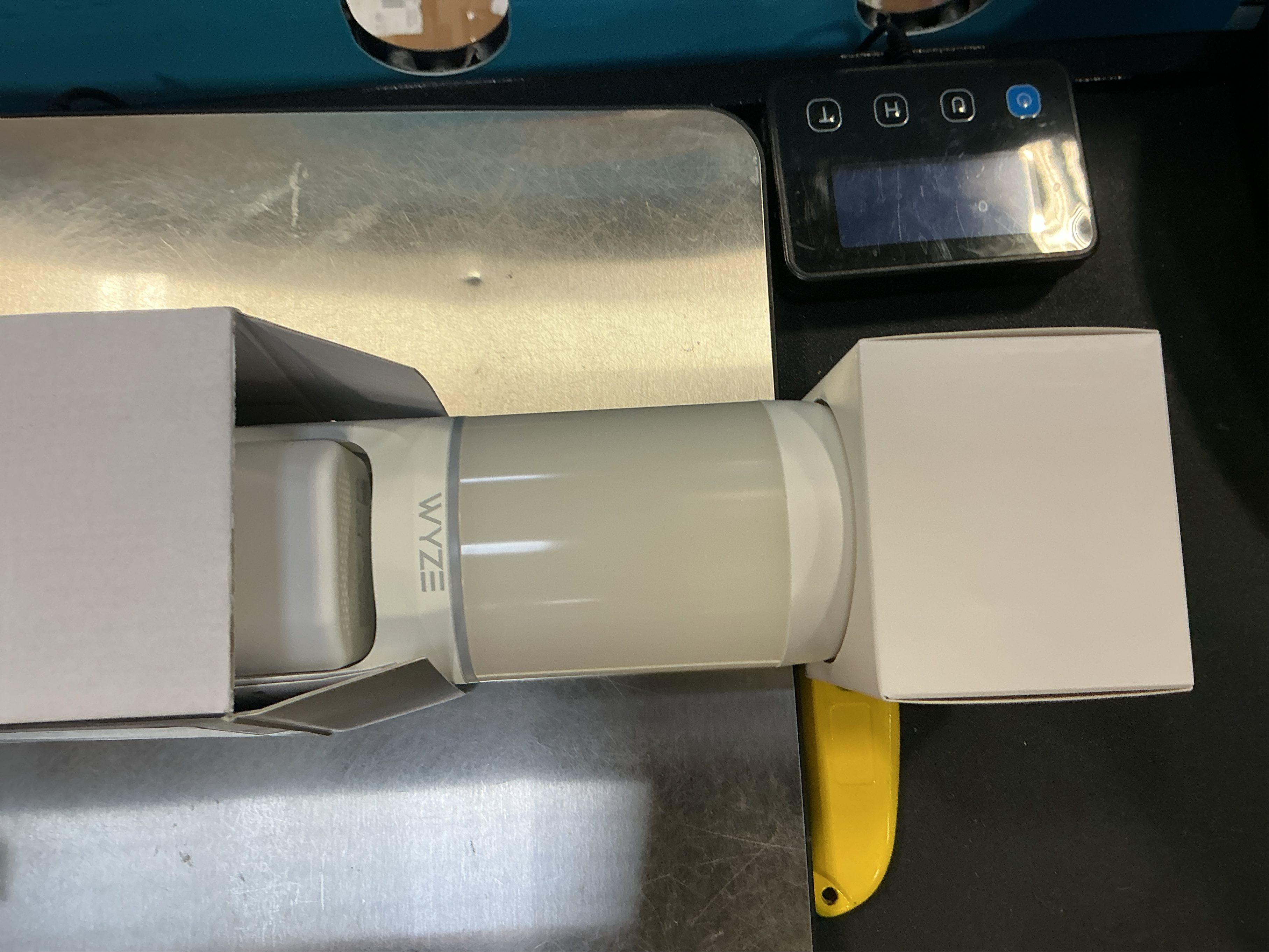 WYZE Bulb Cam Security Camera, 2K HD Outdoor Light Bulb Camera, Color Night Vision, Dimmable LED Bulb, Motion Detection, Siren Alarm, Works w/Alexa/Google Assistant. Free Expert Support