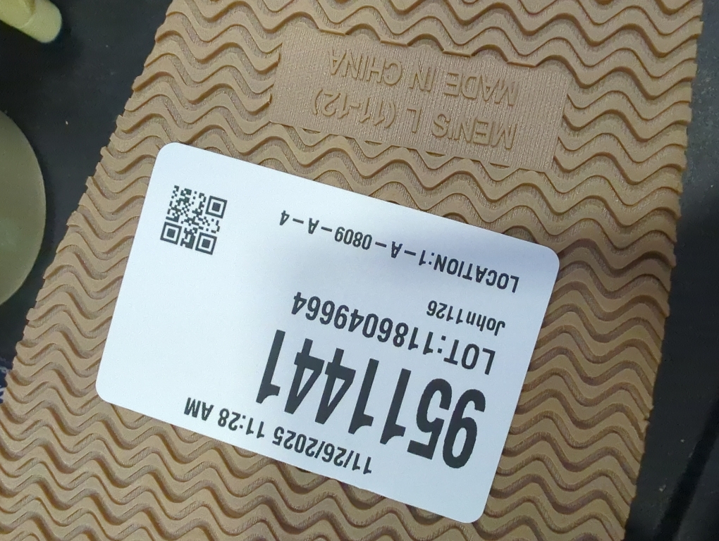 Size L 11-12 Color brown Michigan slippers