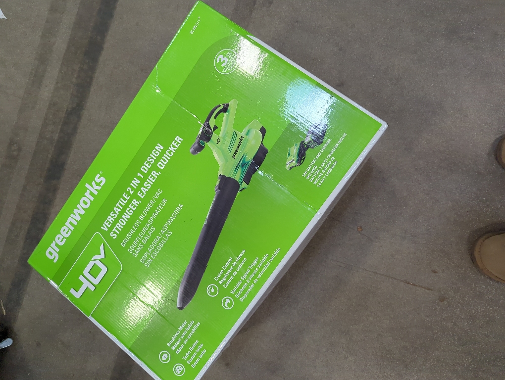 Greenworks 40V (230 MPH / 505 CFM) Cordless Brushless Leaf Blower/Vacuum with Bag, High Power, Lightweight & Quiet for Yard Debris Cleanup, Includes 5.0Ah Battery & Charger