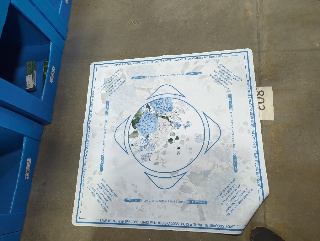 Blue Hydrangea Floral Mahjong Mat 31.5 x 31.5 in, Grandmillennial Flower Cottagecore Anti-Slip Noise-Reducing Mahjong Mat for Table Board, Games Tile Games, Poker and Cards