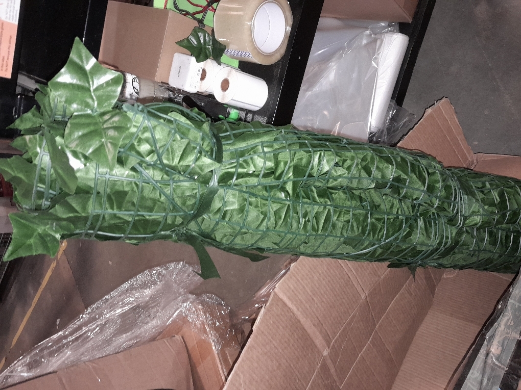 Artificial Ivy Privacy Fence 118x39.4in Grass Wall Screen Fake Vines Balcony Fence Privacy Screen Cover, Faux Ivy Leaf Hedge Panels Wall Decoration