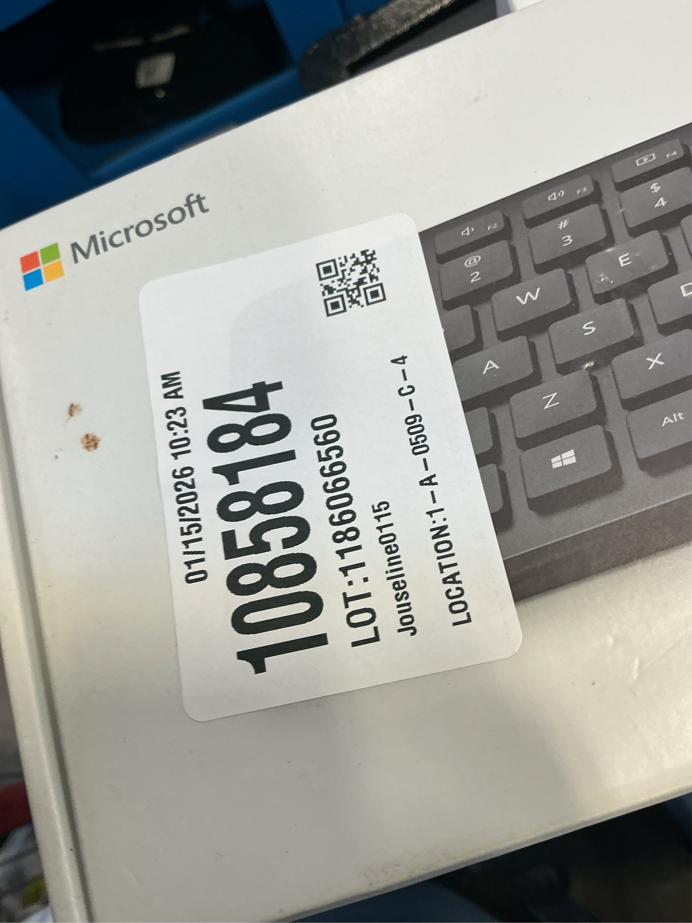Microsoft QSZ-00001 Microsoft Bluetooth Keyboard - Wireless Connectivity - Bluetooth - 32.81 ft. - Black - Blue