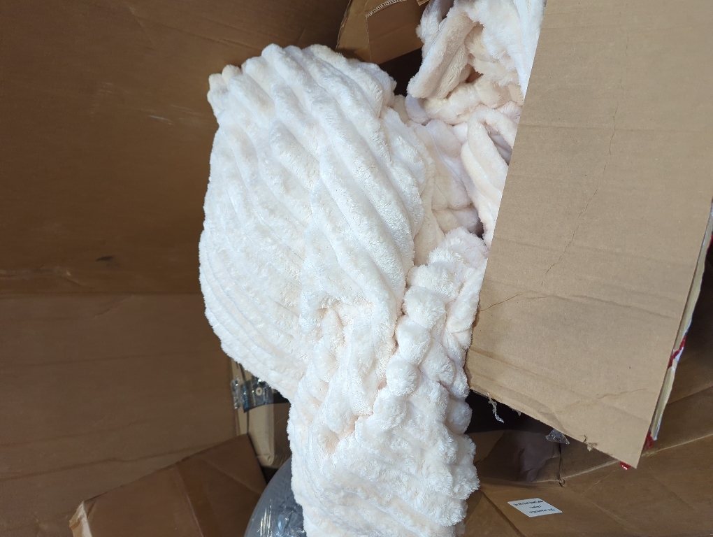 BEDELITE Ribbed Fleece Throw Blanket for Couch, Cream, 50x60