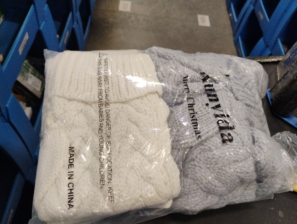 Pack 6,18 Unique Burgundy Knit Christmas Stockings Style3