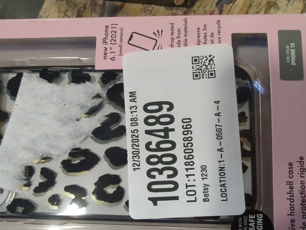 kate spade new york - Protective Hardshell Case for iPhone 13 - Leopard