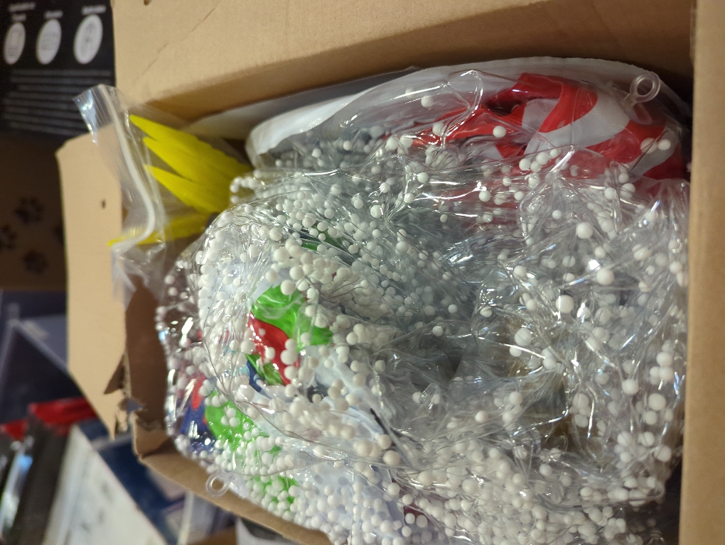 Inflatable Christmas Snowman Ball, 24 Inch Large Inflatable Outdoor Decorations Balls, Christmas Xmas Blow Up Ball for Yard (2-red&Green)