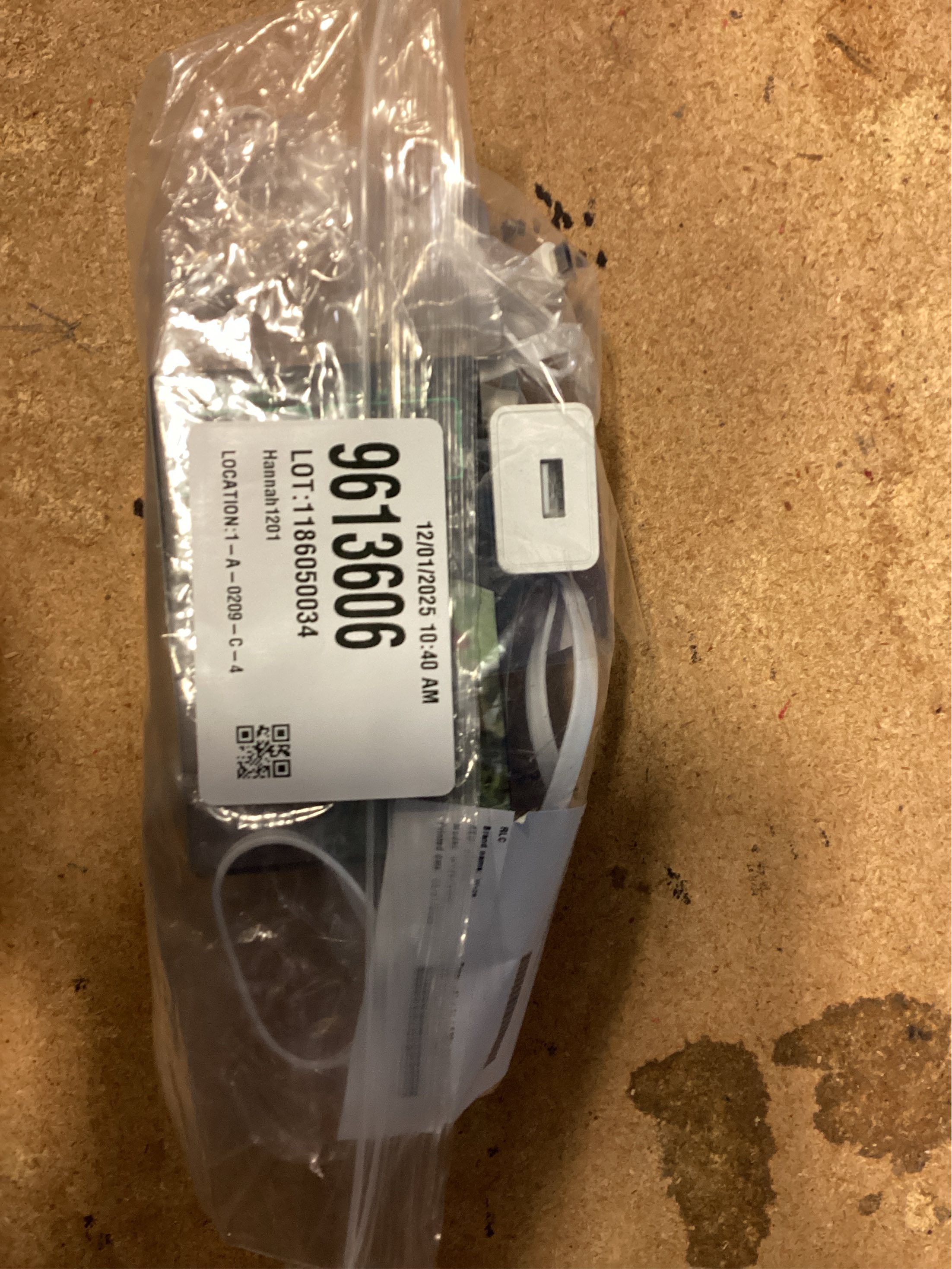 Wyze Cam V4 Plug-in Indoor and Outdoor Smart-Enabled Security Camera