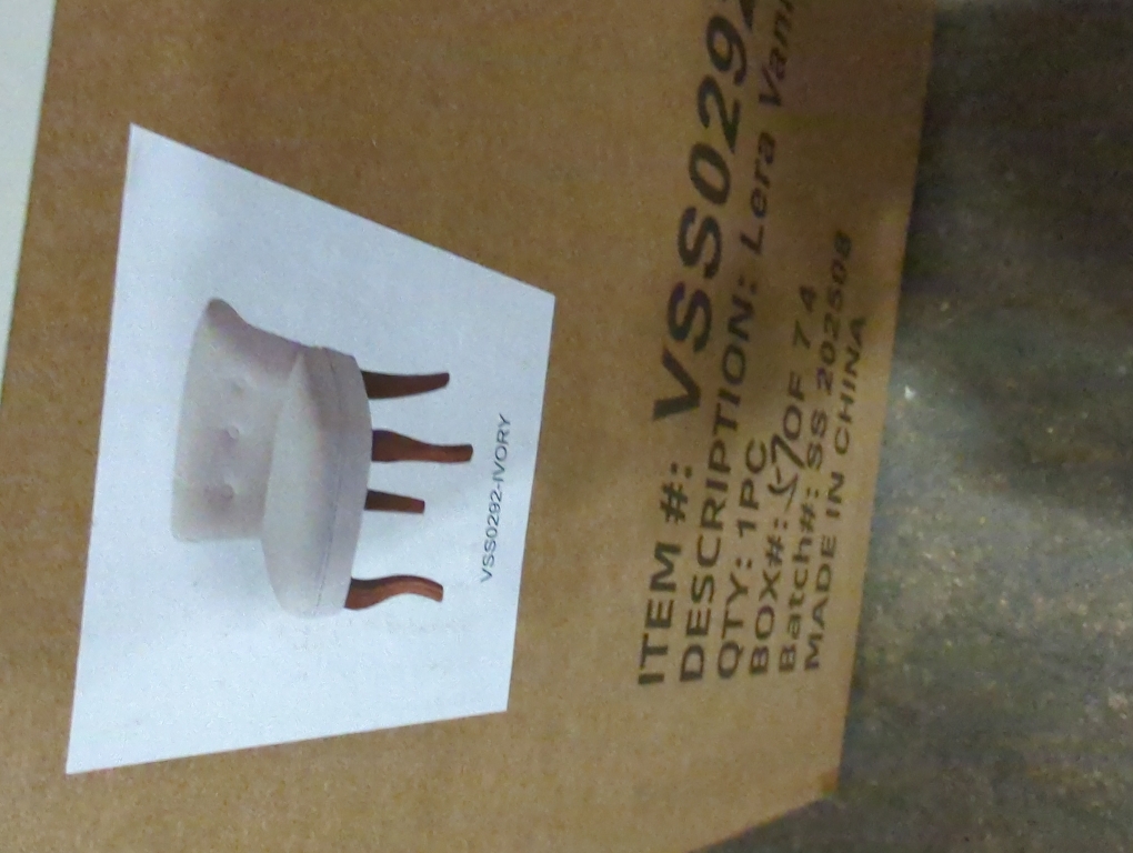 Jonna Tufted Vanity Chair with Solid Wood Legs Ivory