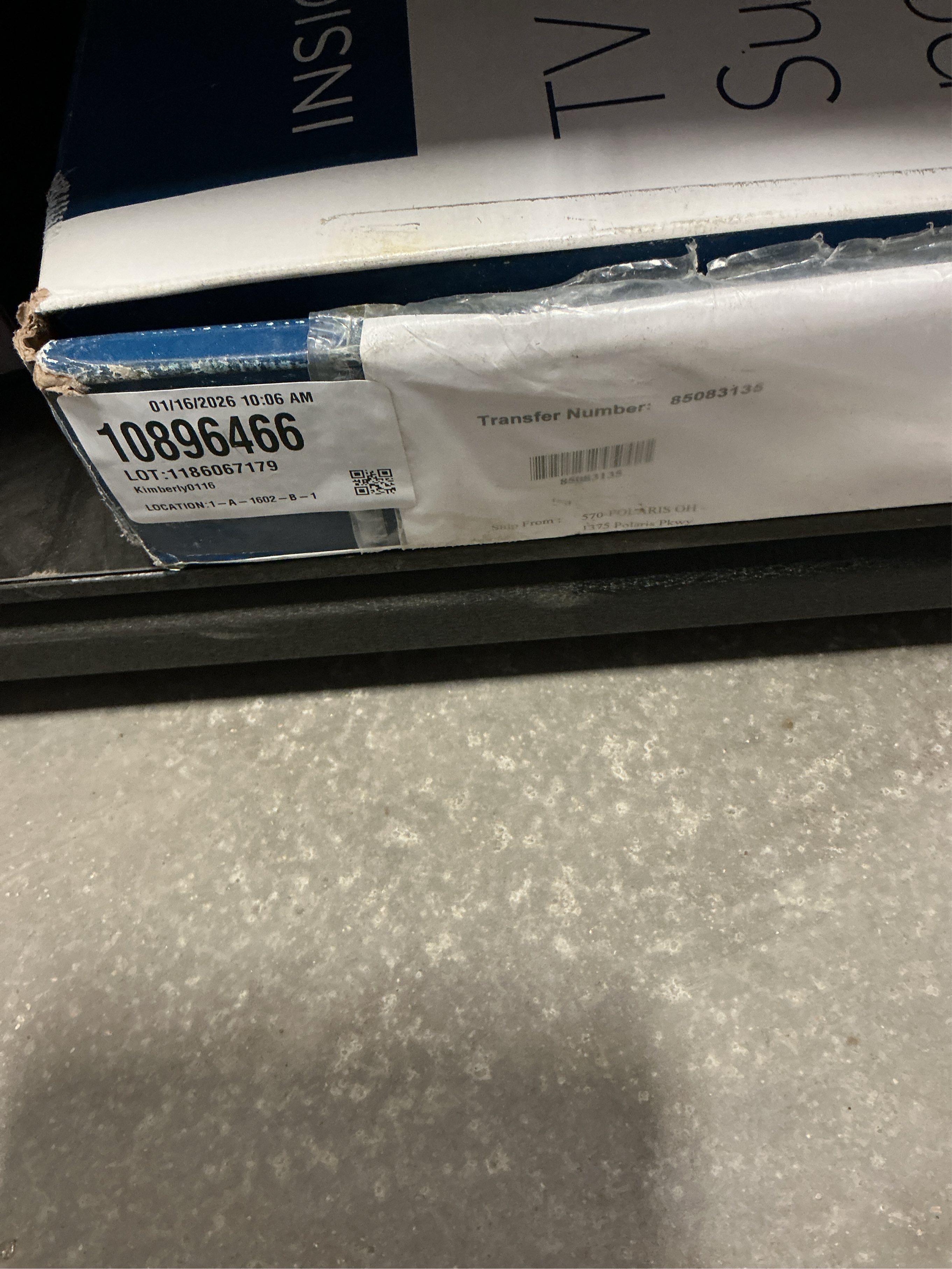 Insignia NS-HTVMM1703-C - Bracket - for flat panel - steel - black - screen size: 47-80 - wall-mountable