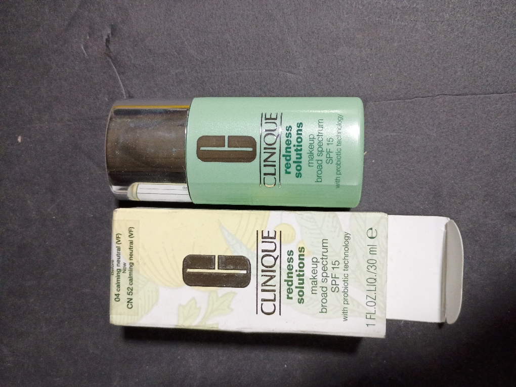 CLINIQUE Redness Solutions Makeup SPF 15 with Probiotic Technology