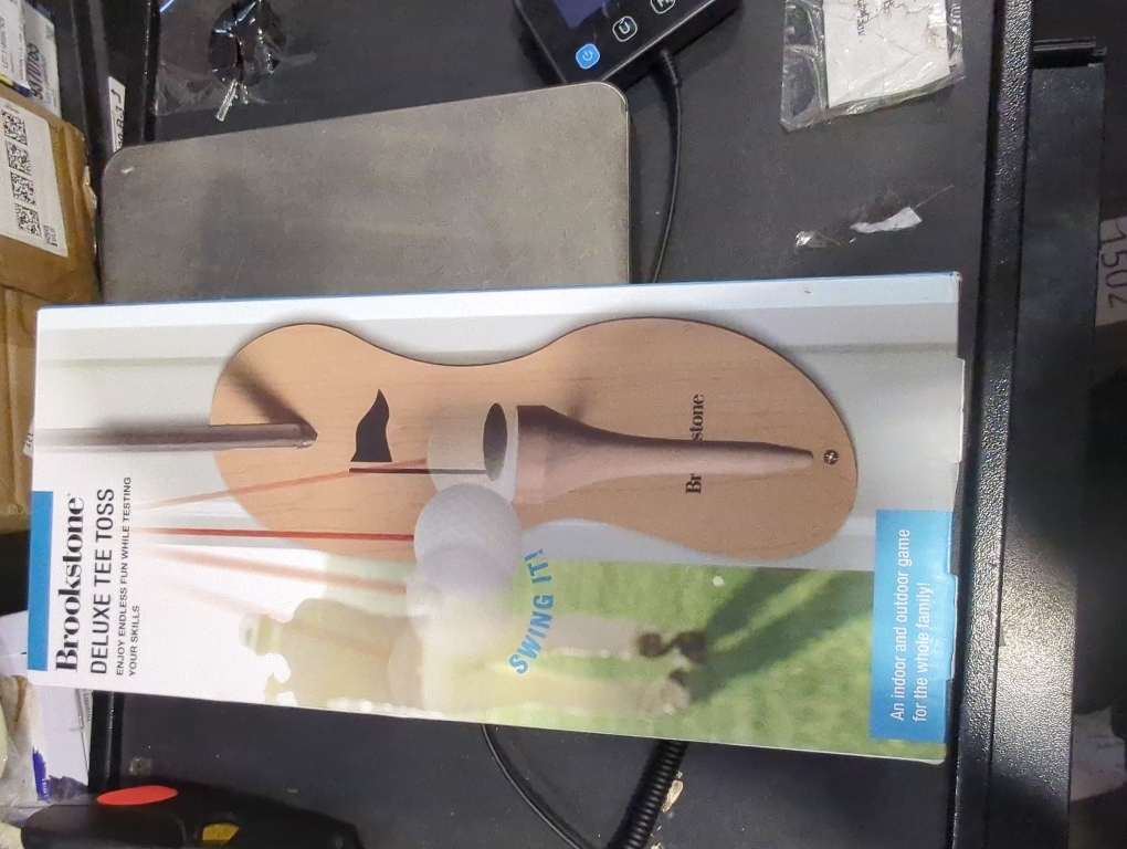 BrooksStone Deluxe Tee Toss Game - Be The First to Land The Ball Up On The Tee! (All Parts Included)