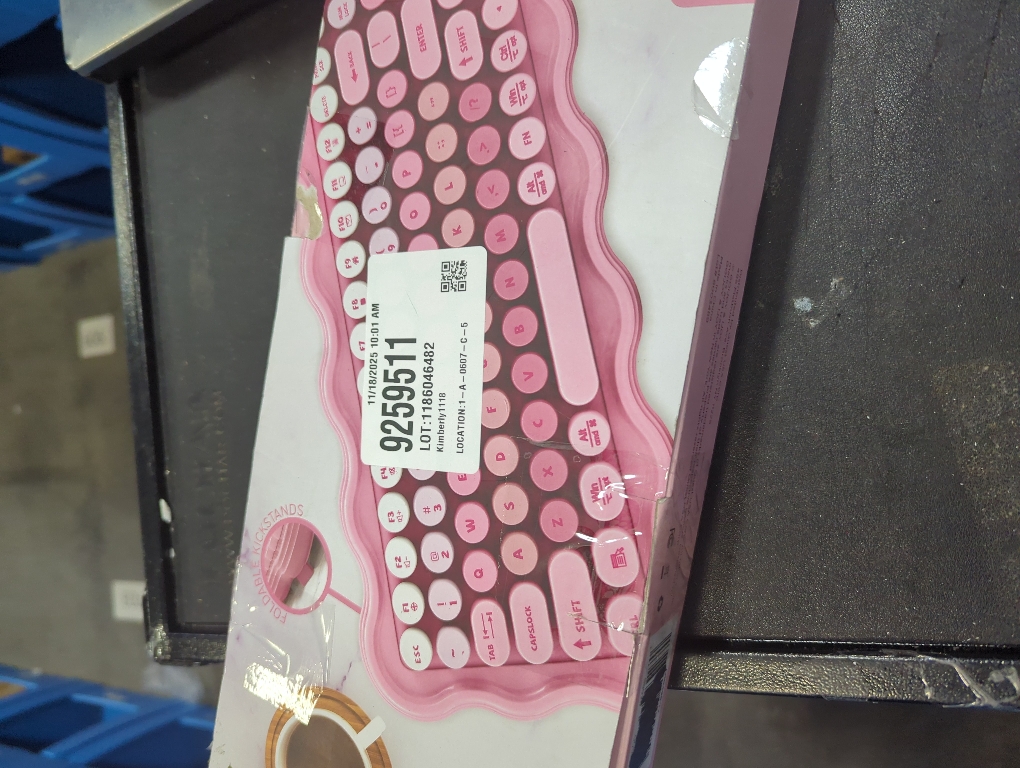 iJoy Wireless Wavy Keyboard - Pink