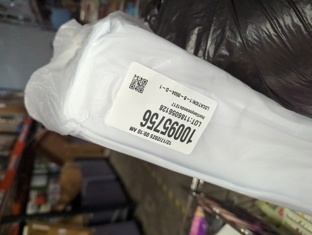 Munchkin Secure Grip Baby Diaper Changing Pad for Dresser, Waterproof and Wipeable, Contoured, Standard Size (14.75 x 31), White