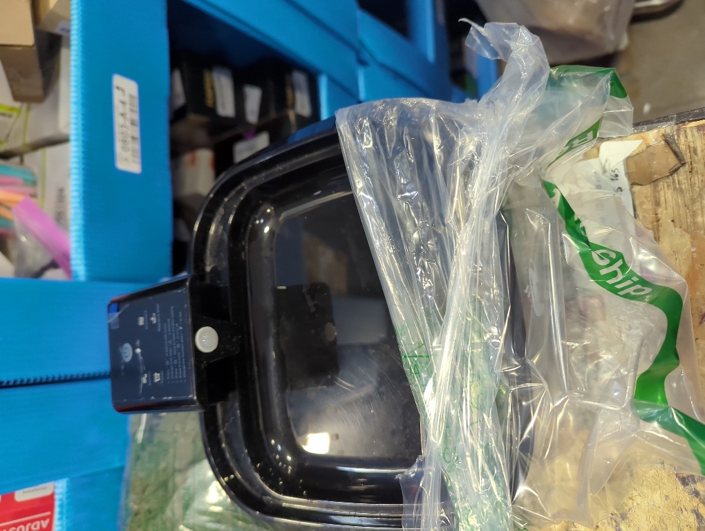 Cat Water Fountain 4.5L Large Capacity Quiet Operating Automatic Cycle Filtration Cat Drinking Fountain for Dog Pet (Black)