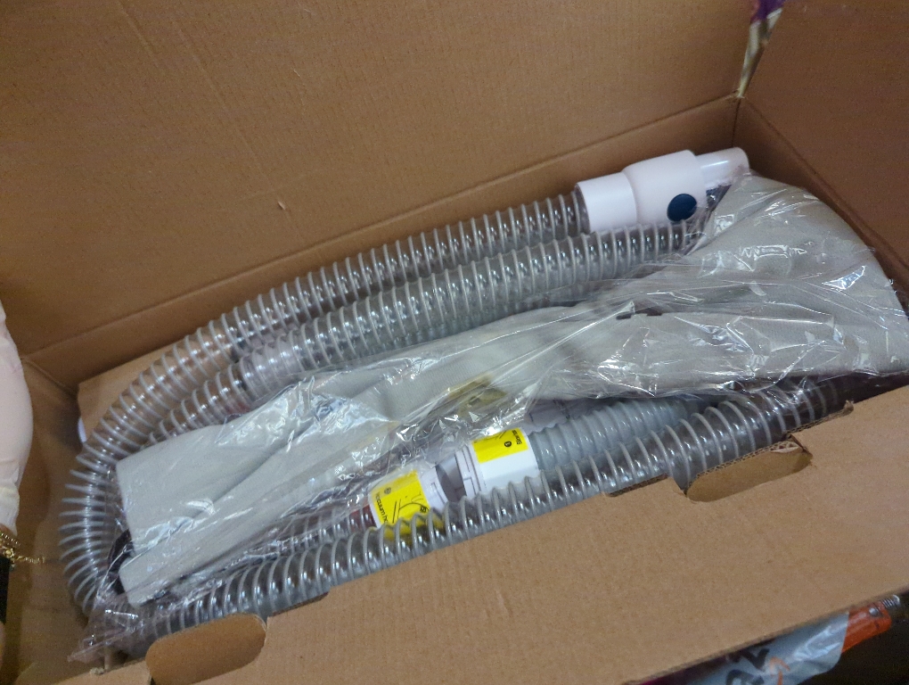 oneisall Dog Vacuum & Dryer for Shedding Grooming, 8 in 1 Dog Grooming Kit with Metal Blade Pet Clippers, Adjustable Speed and Temperature Control Blower