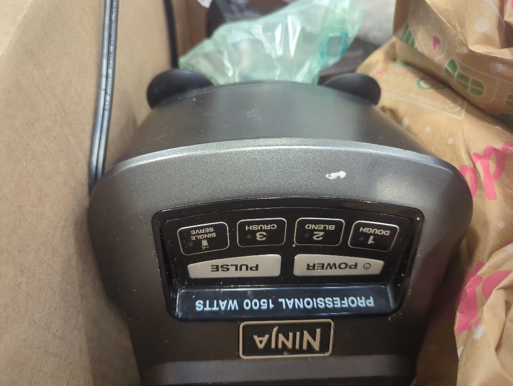 Ninja Kitchen System | 8-Cup Food Processor Bowl & 72 oz. Blender All-in-One | With (2) 16 oz. To-Go Cups | For Smoothies, Ice Crushing, Dough & More | 1500 Watt | Black | BL770