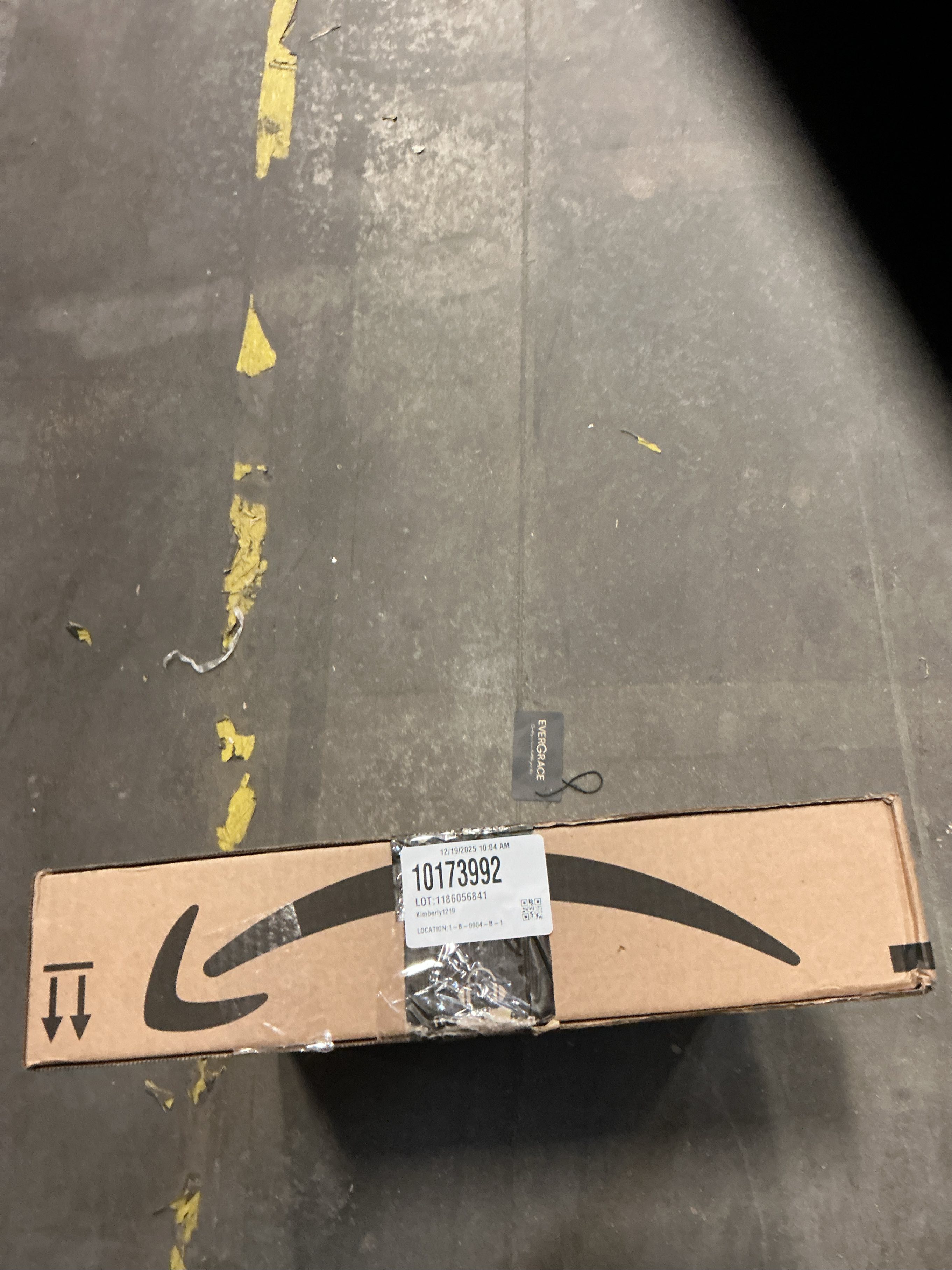 FLYZZZ Adjustable Window Screen (15.74H x 21-40W) 2-Pack White Adjustable Screens for Windows with Sturdy Aluminum Mesh– Horizontal Use Only