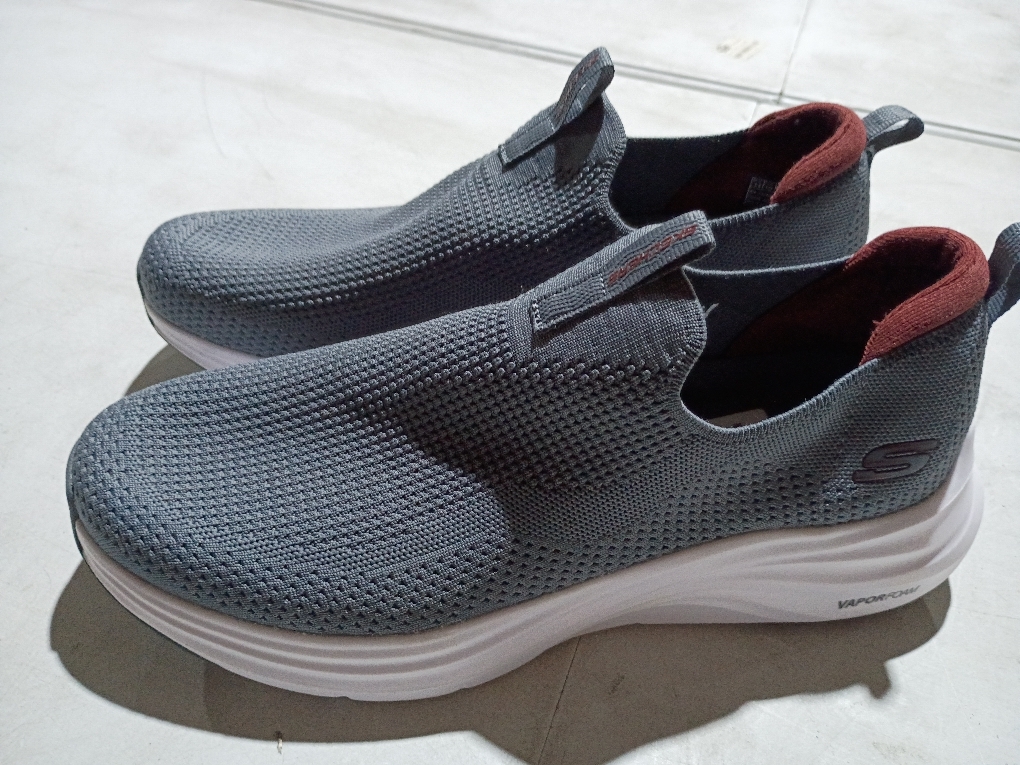 Skechers Mens Vapor Foam CovertLoafer size 11