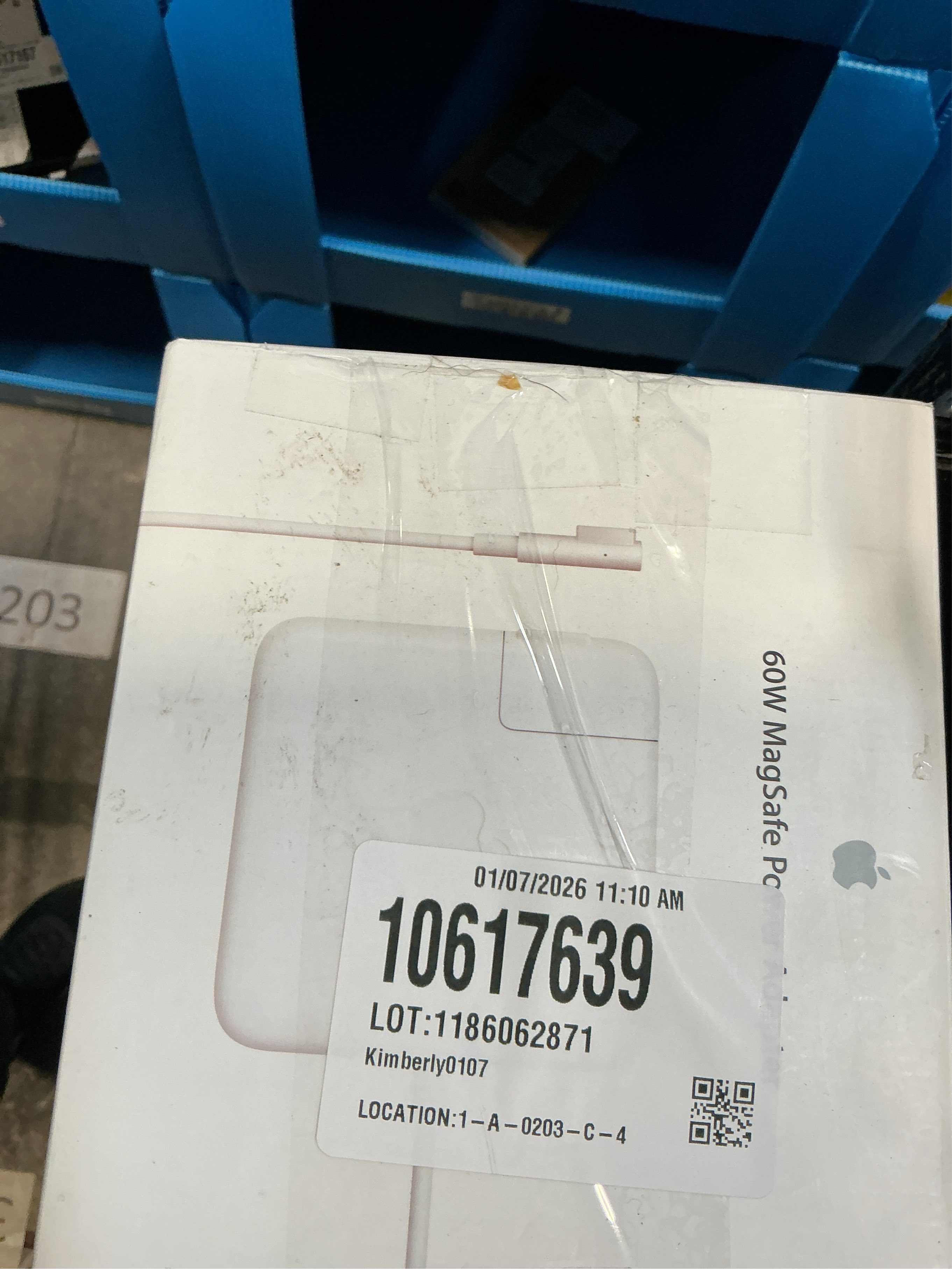 Apple 60W MagSafe Power Adapter (for previous generation 13.3-inch MacBook and 13-inch MacBook Pro)